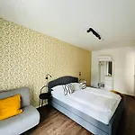 Apstay Eggenberg I Self Check-in I Parking Option Aparthotel