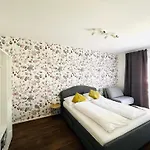 Apstay Eggenberg I Self Check-in I Breakfast I Parking 4* Грац